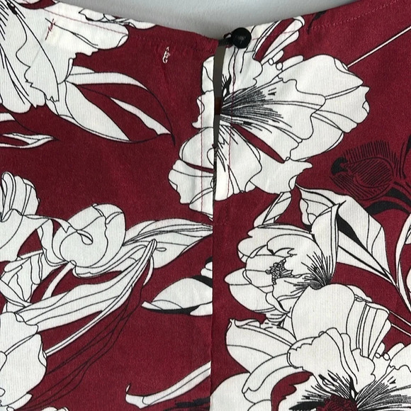 LUNA Floral Print Shift Dress Burgundy White Bell Sleeve Knee Length Size Small - Picture 6 of 11